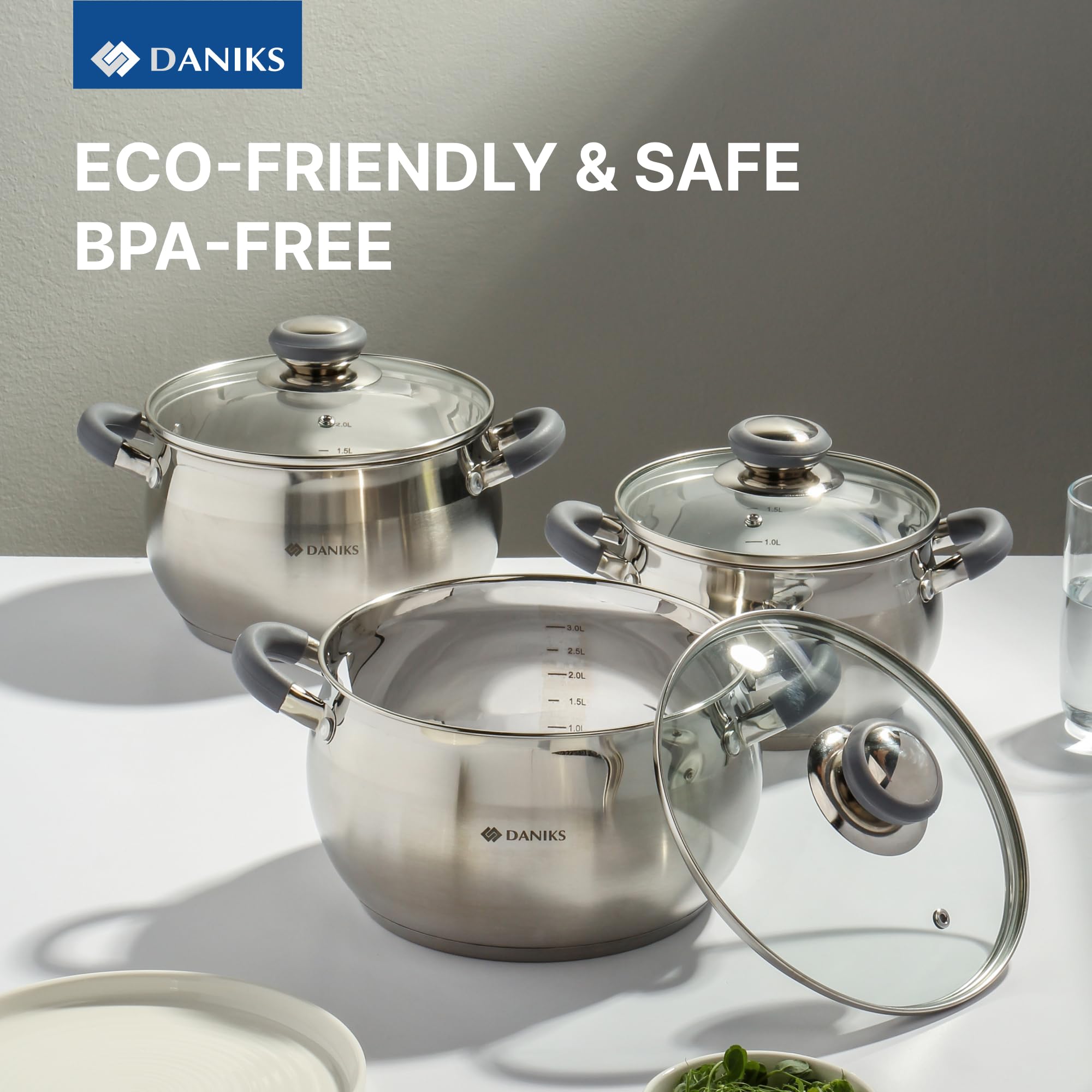 Daniks ergonomic, heat-resistant handles stay cool during cooking