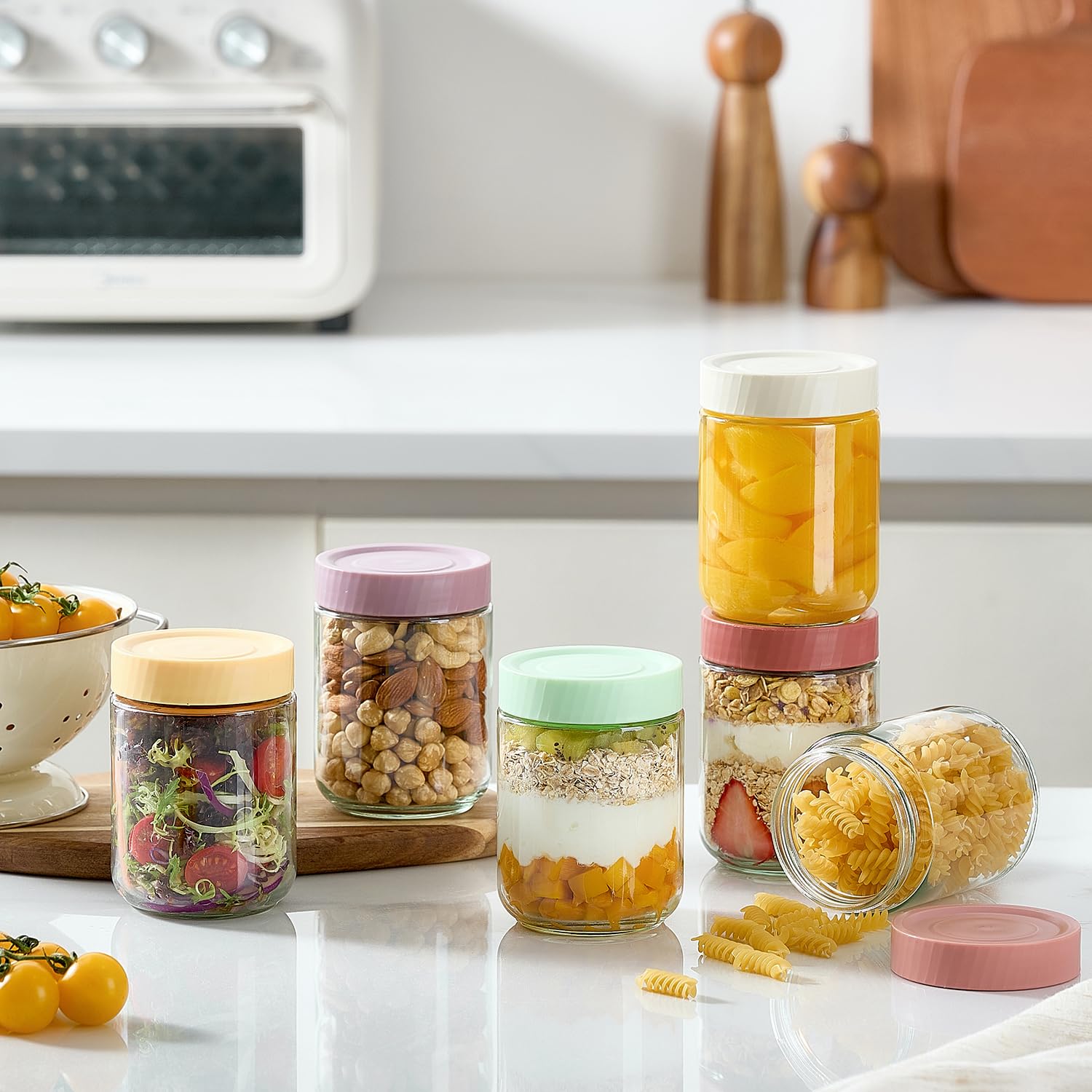 Danmu colored lids help match décor while keeping meals fresh.