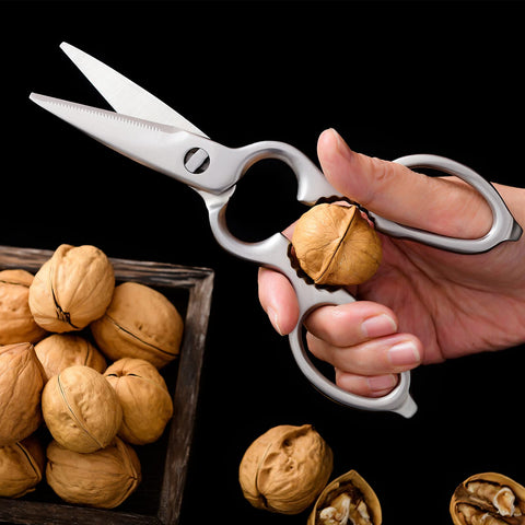 DARK EDGE heavy-duty blades cutting meat and bones with ease
