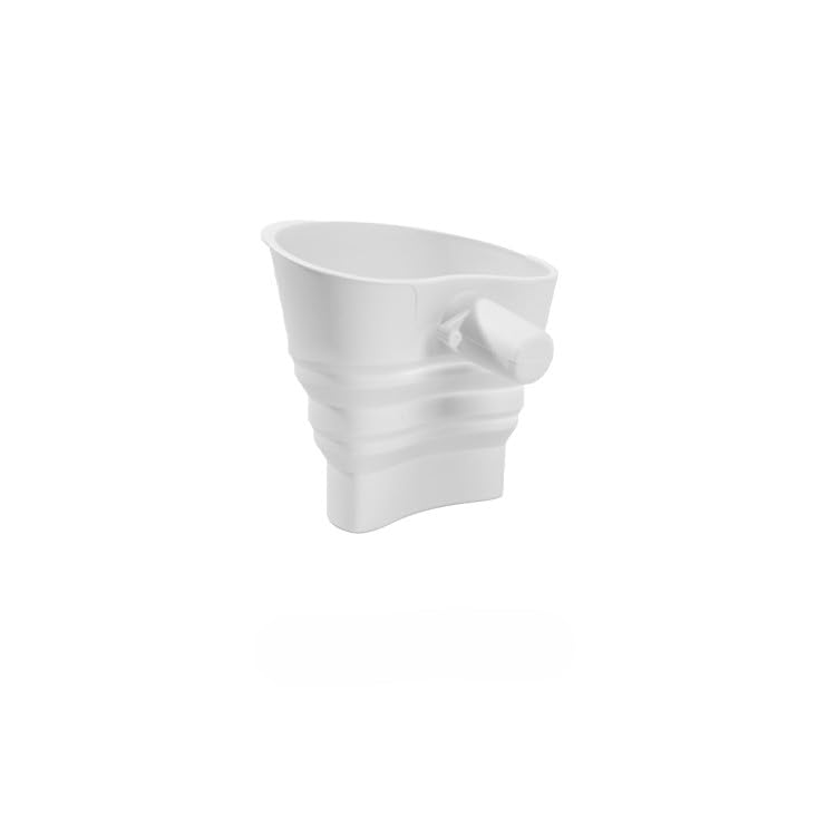 Daureve silicone spout folded for compact storage and quick use.
