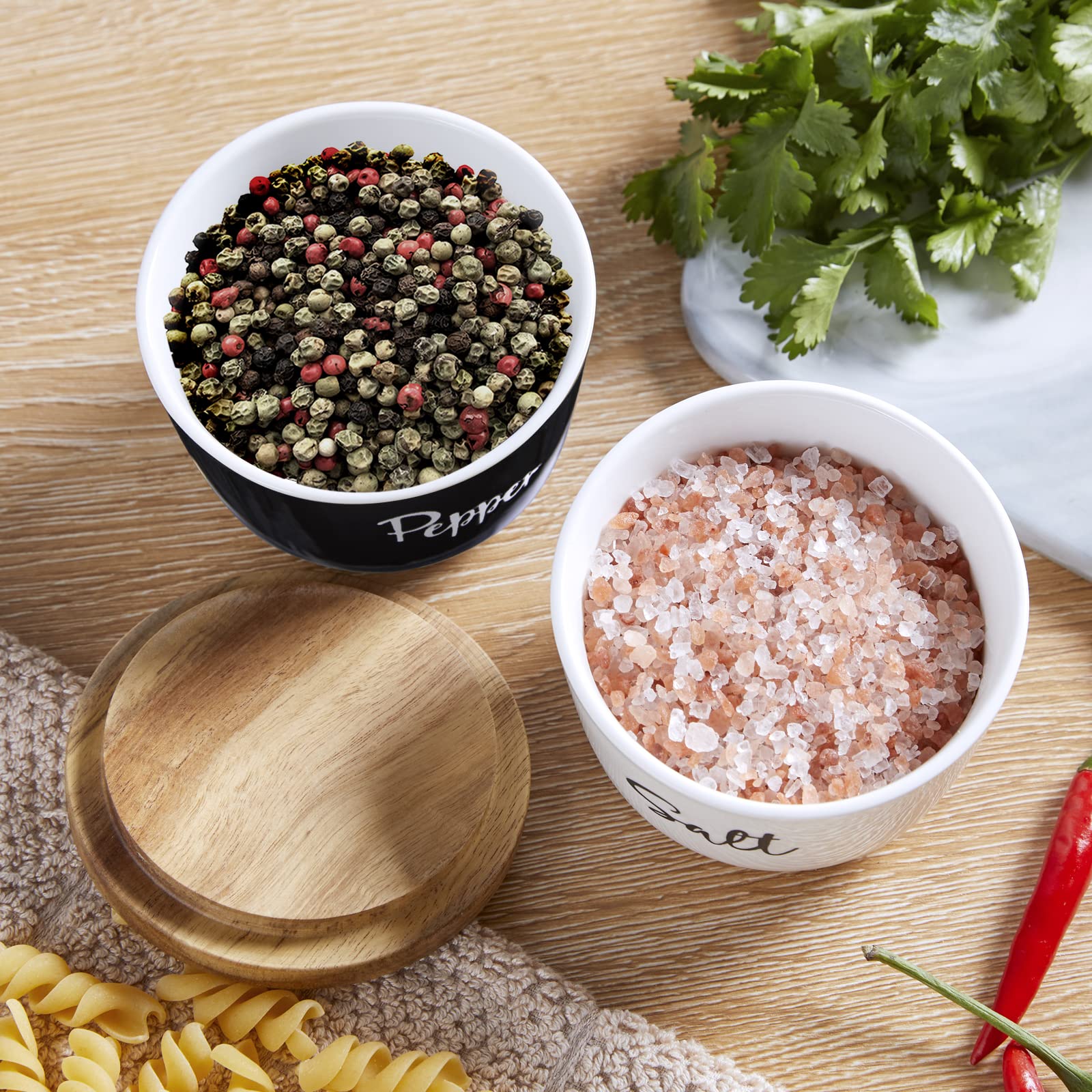 DAYYET easy-clean salt cellars keep counters tidy and stylish