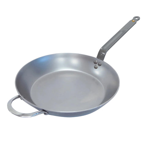 de Buyer Mineral B carbon steel fry pan with 12.25-inch diameter showing even heat capability