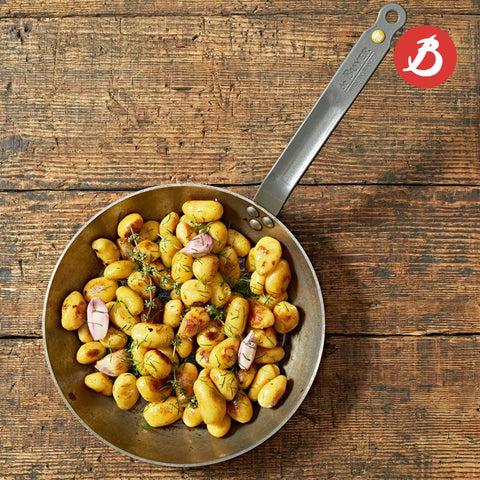 French-made MINERAL B pan highlighting craftsmanship and heritage