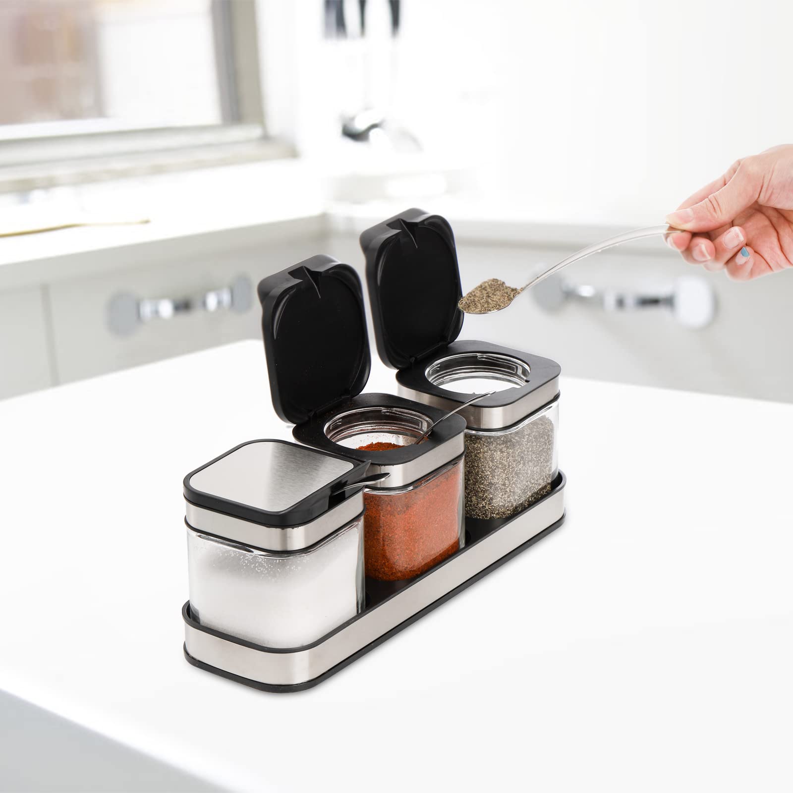 DEAYOU spice set shows versatility for salt, pepper, sugar, and dried herbs.