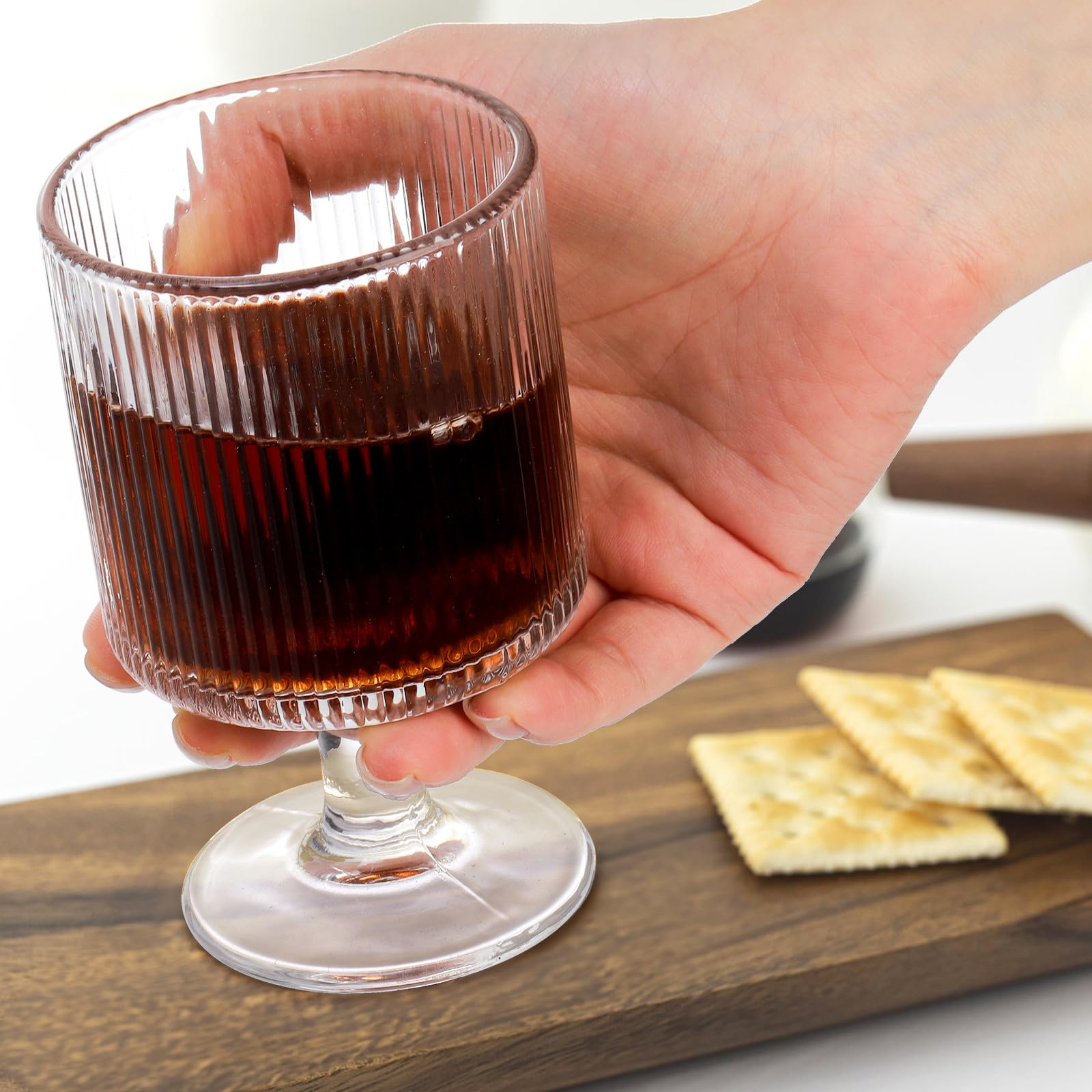 DEAYOU dishwasher-safe glasses simplify cleanup after meals.