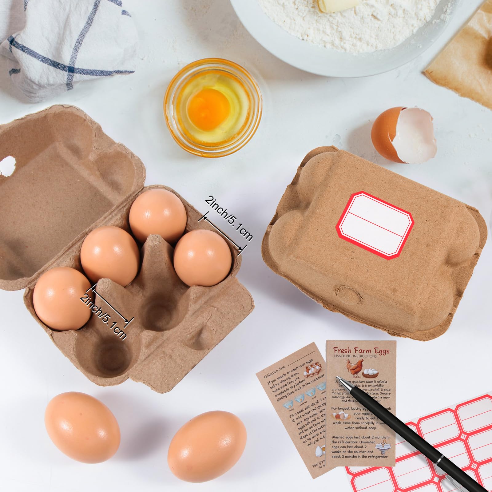 Interior pillars provide stability for eggs in DecarDamai cartons.