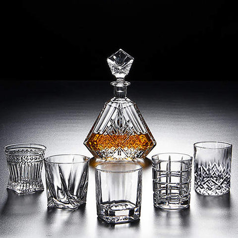 DeeCoo elegant tumbler detail, refined shape suitable for formal and casual occasions.