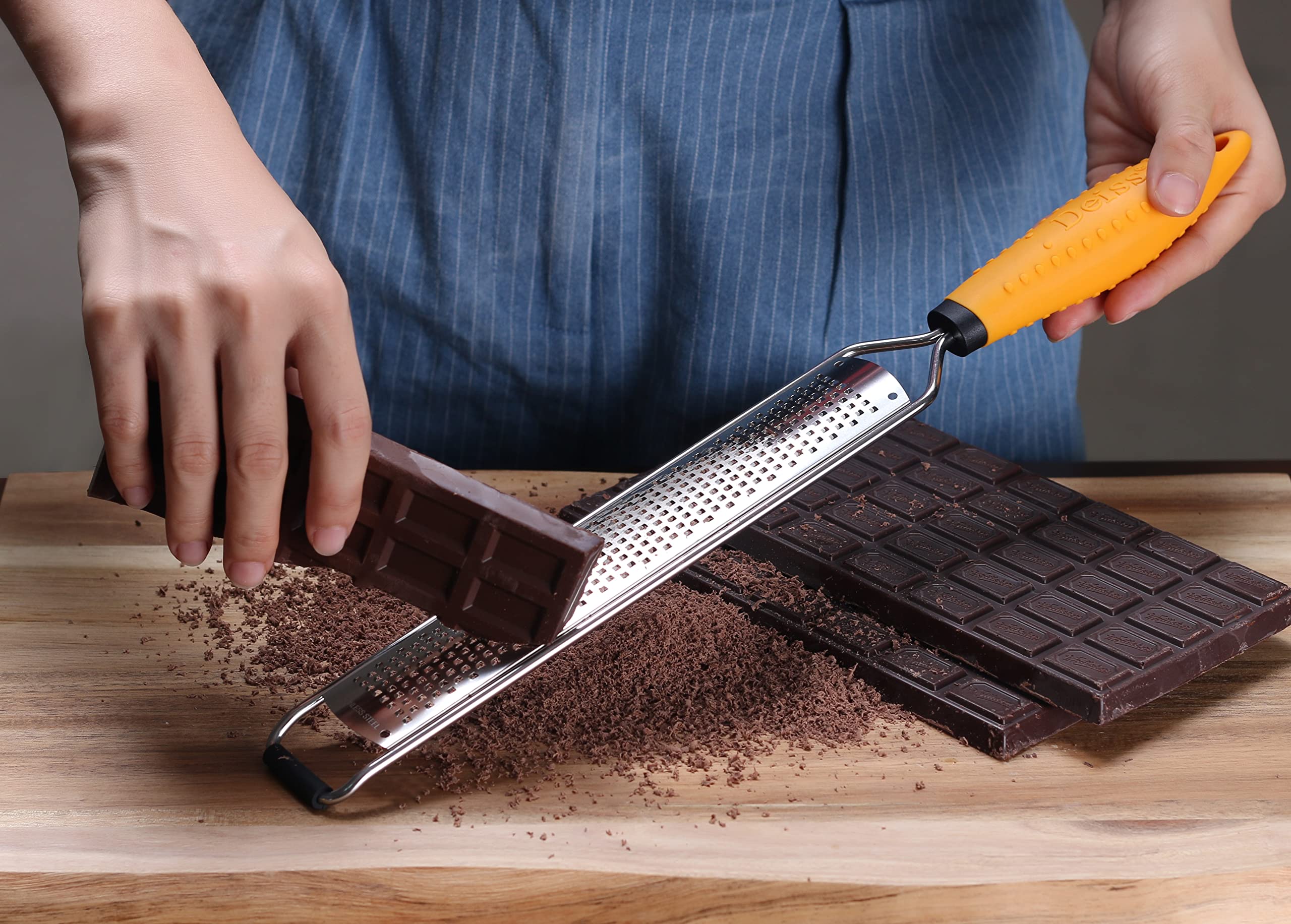 Deiss PRO easy-clean design rinses clean under running water.
