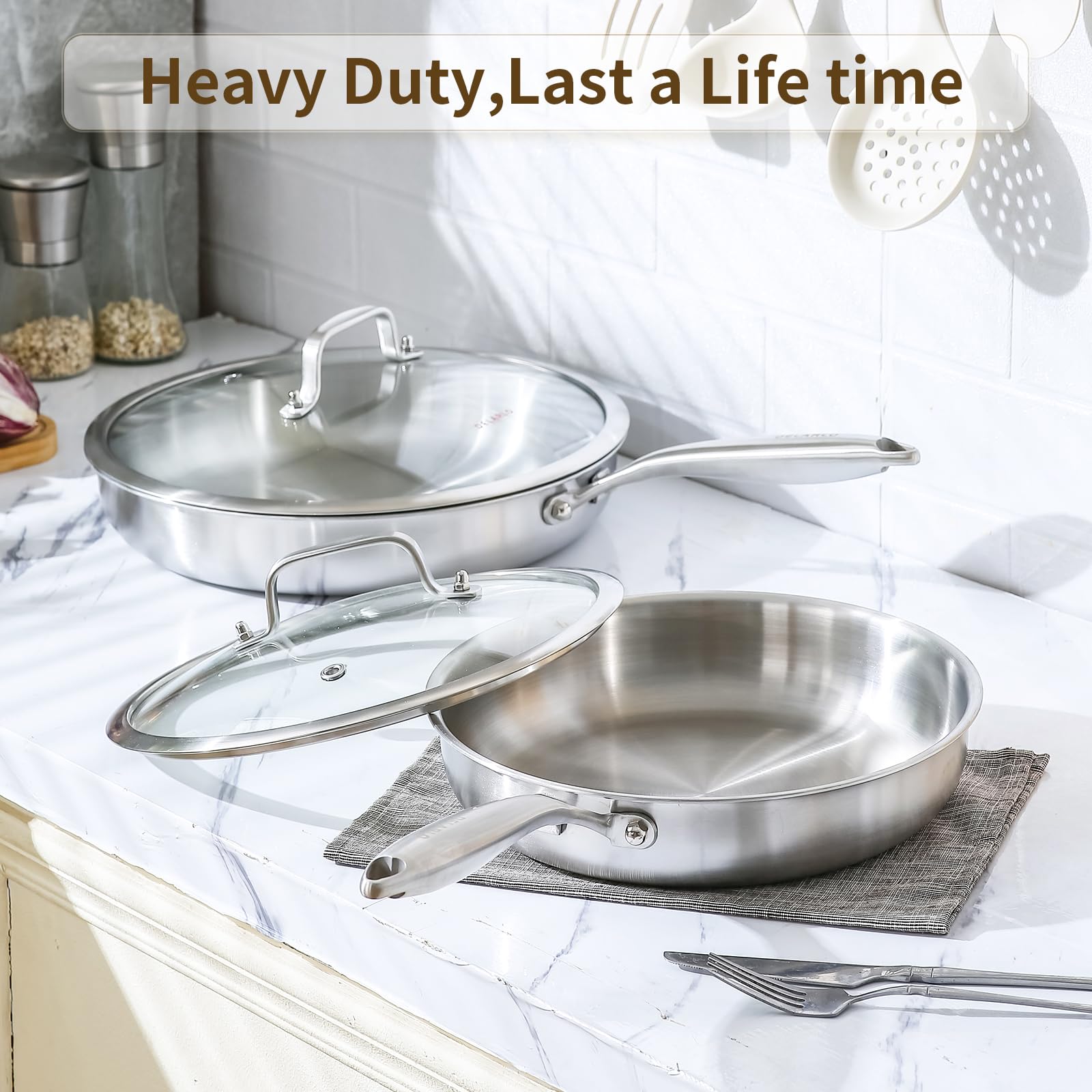 DELARLO tri-ply pan demonstrates even heat distribution from bottom to sides