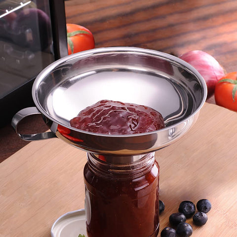 Delove stainless steel construction is rust-resistant and dishwasher safe.