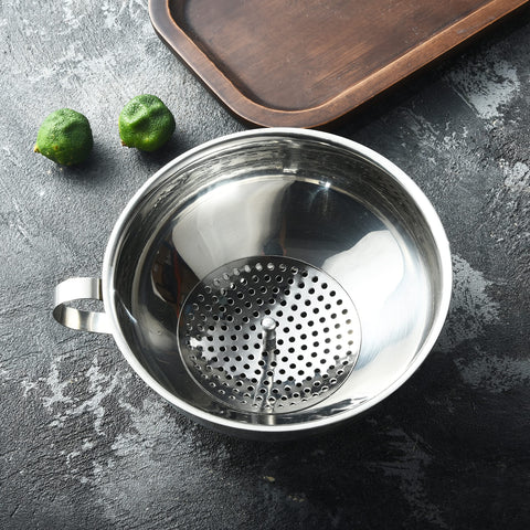 Delove umbrella strainer included for residue-free pouring.