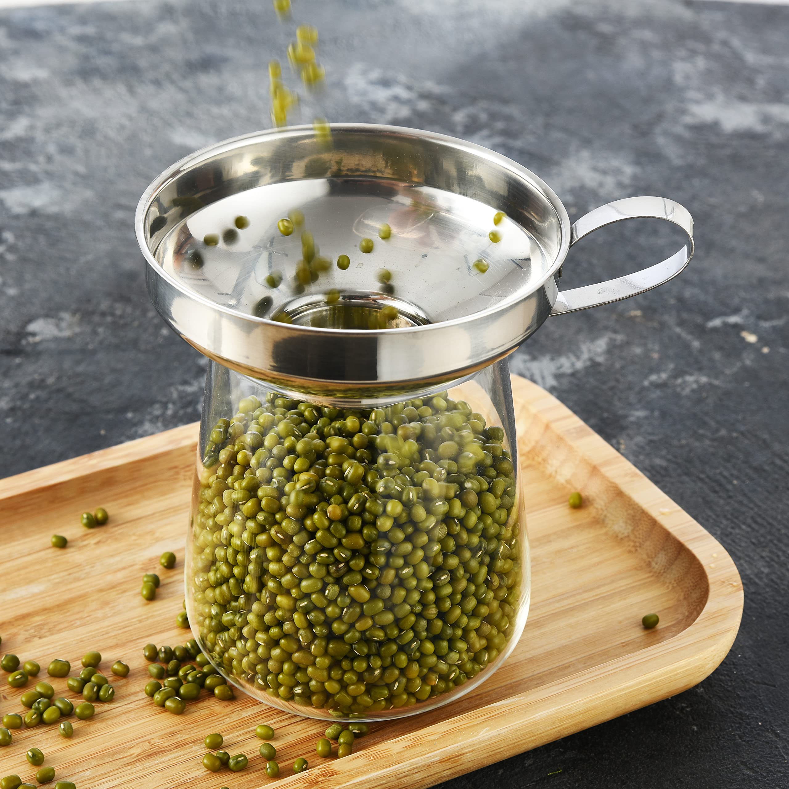 Delove stackable funnels save space and keep the kitchen tidy.