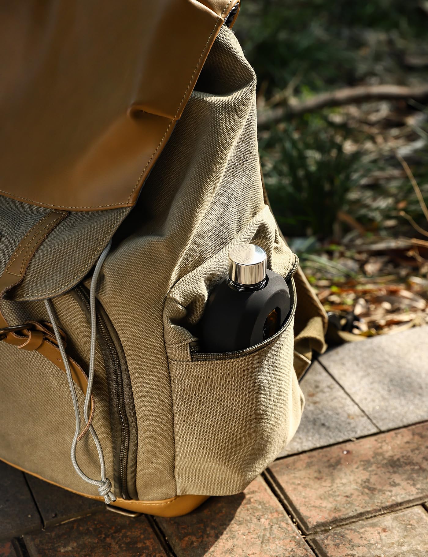 Delove 7.5oz flask is versatile for travel, social events, and daily use.
