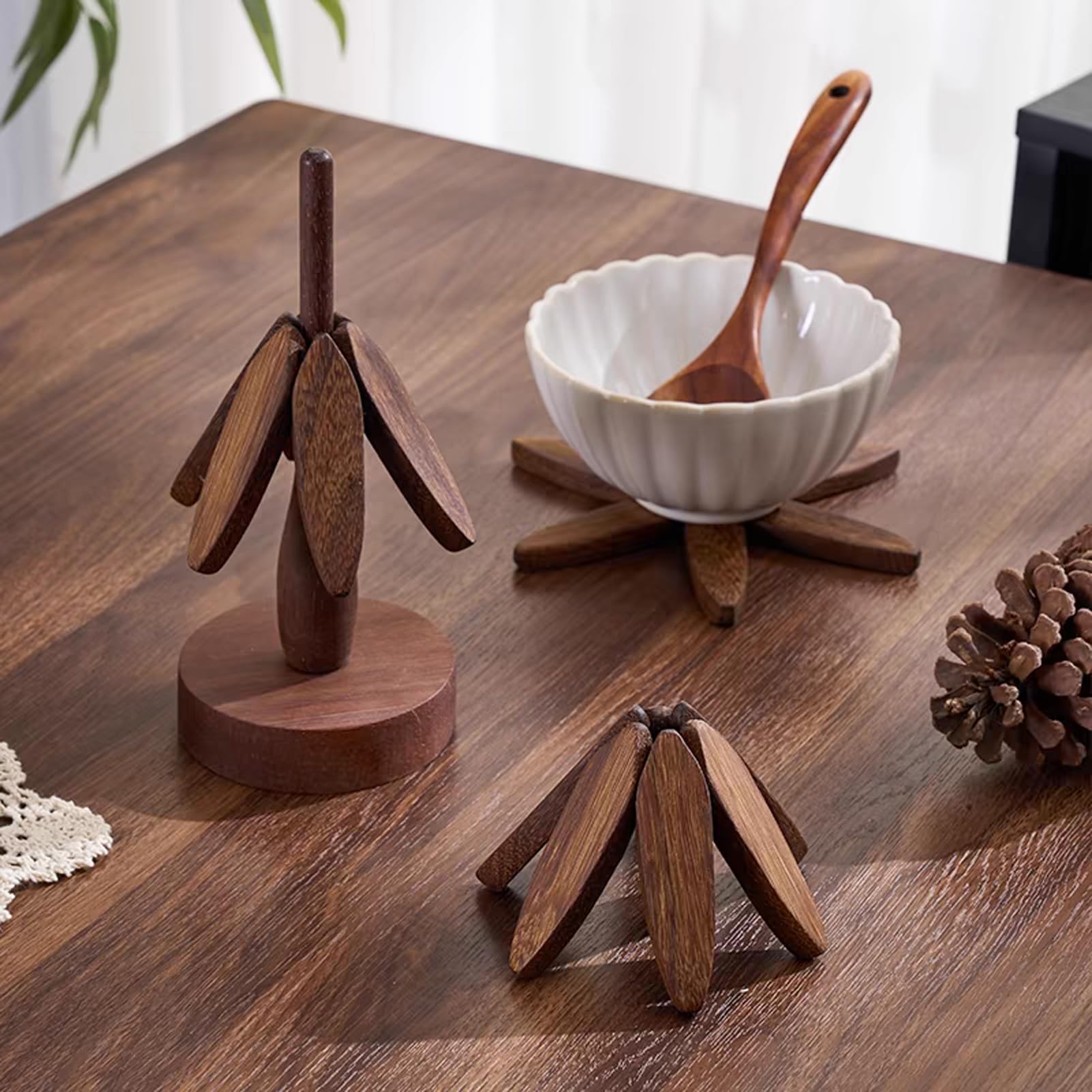 DEOLD Trivet unfolded to 7.8 inches for cups, bowls, and pots.