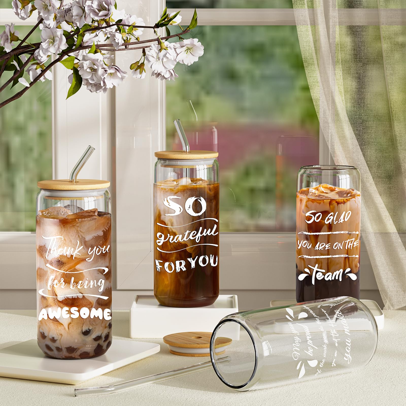 Deriibrico borosilicate glass, durable and crystal clear for hot and cold drinks.