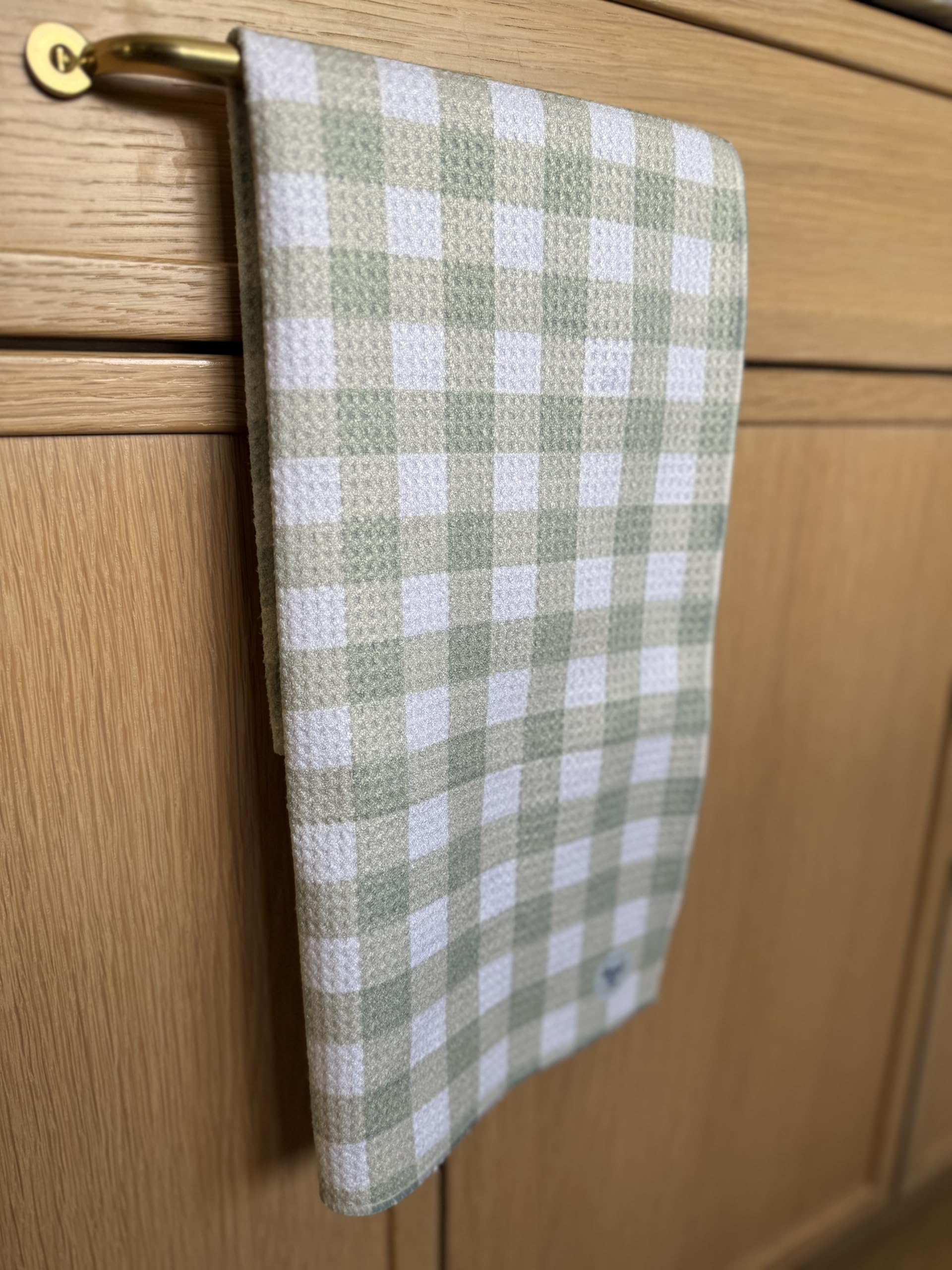 Desert Aqua microfiber towels are machine washable for simple maintenance.