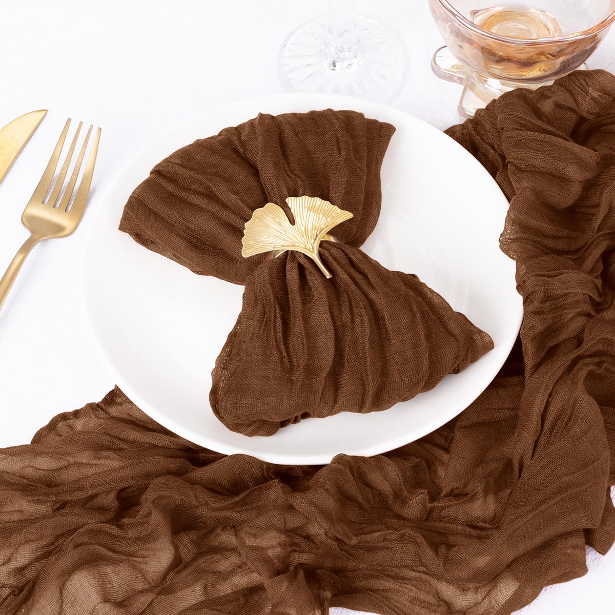 DeZerlor tan spring cloth napkins, reusable for long events.