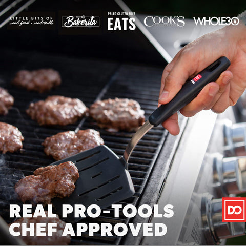 DI ORO Living spatula in pan demonstrates safe lifting without scratching non-stick coating