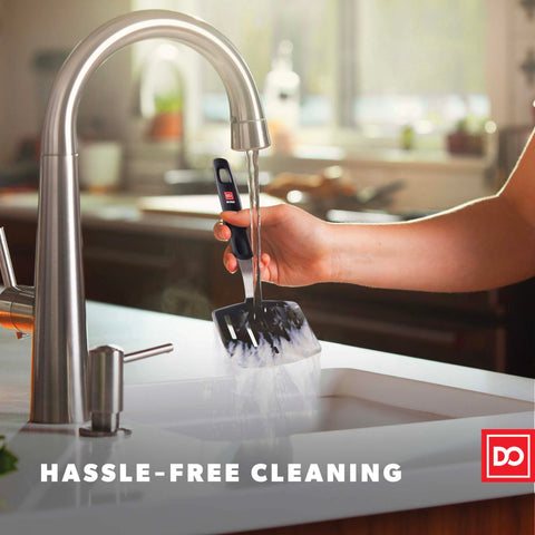 DI ORO Living ergonomic handle spatula offers comfortable control during prep.