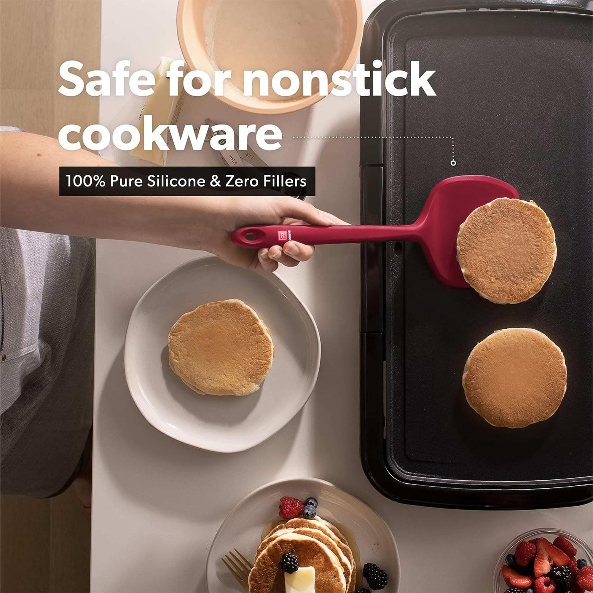 Di Oro Living Moda slotted spatula helps drain excess fat during cooking