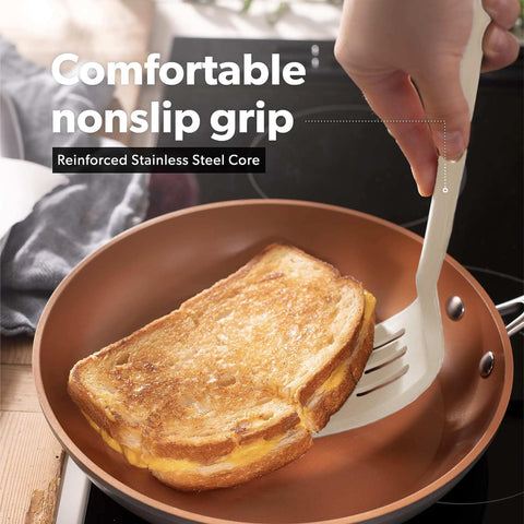 DI ORO silicone turner with clay handle offers a comfortable grip.