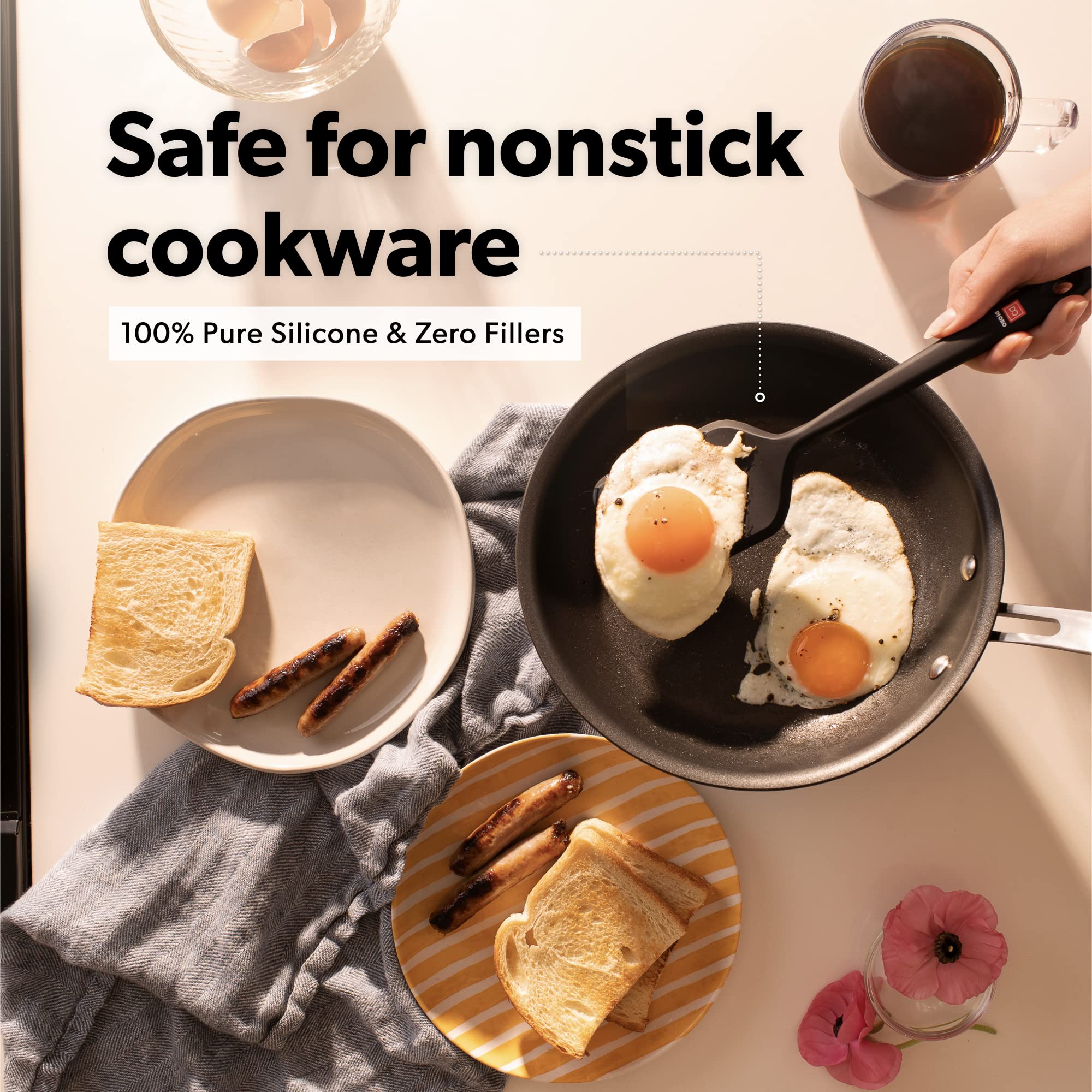 Close-up of heat-resistant silicone tip for high-temperature cooking by Di Oro Living.
