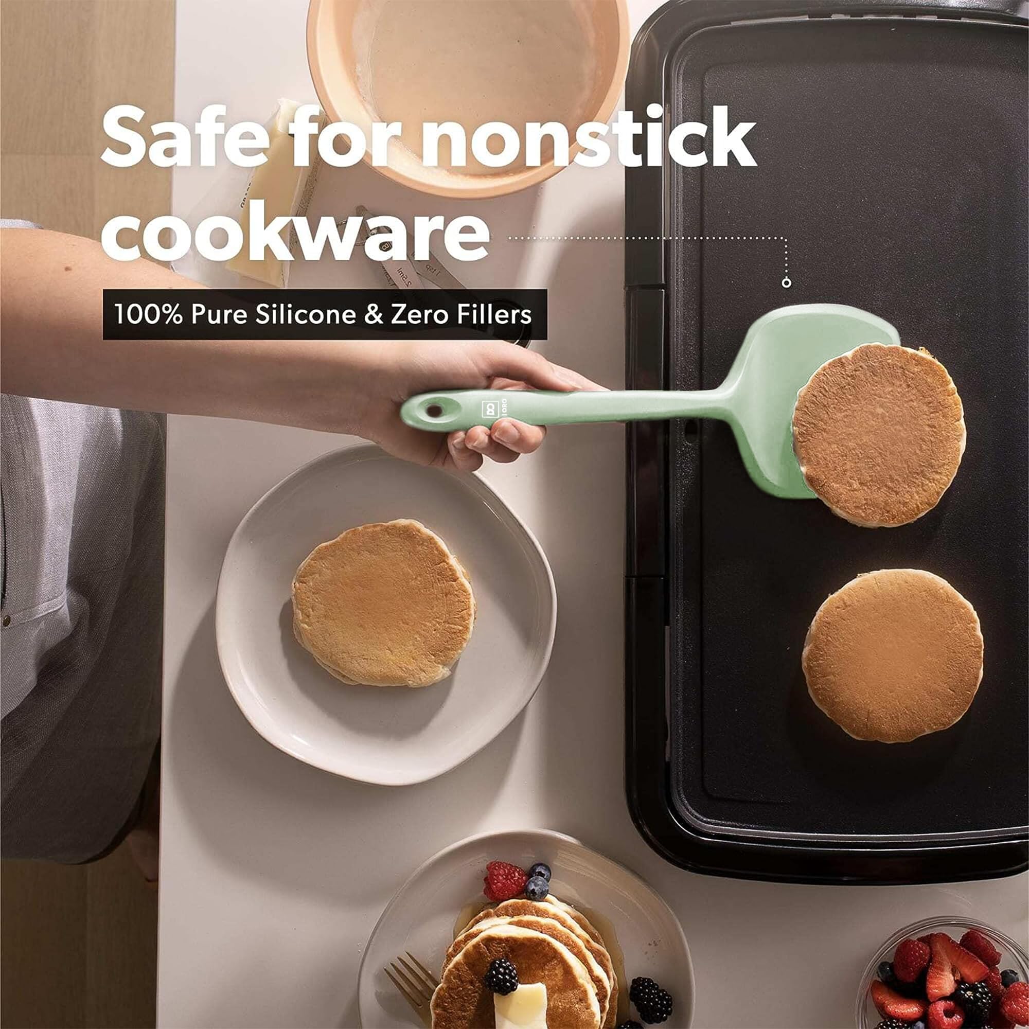 DI ORO silicone turner with heat resistance for versatile cooking.
