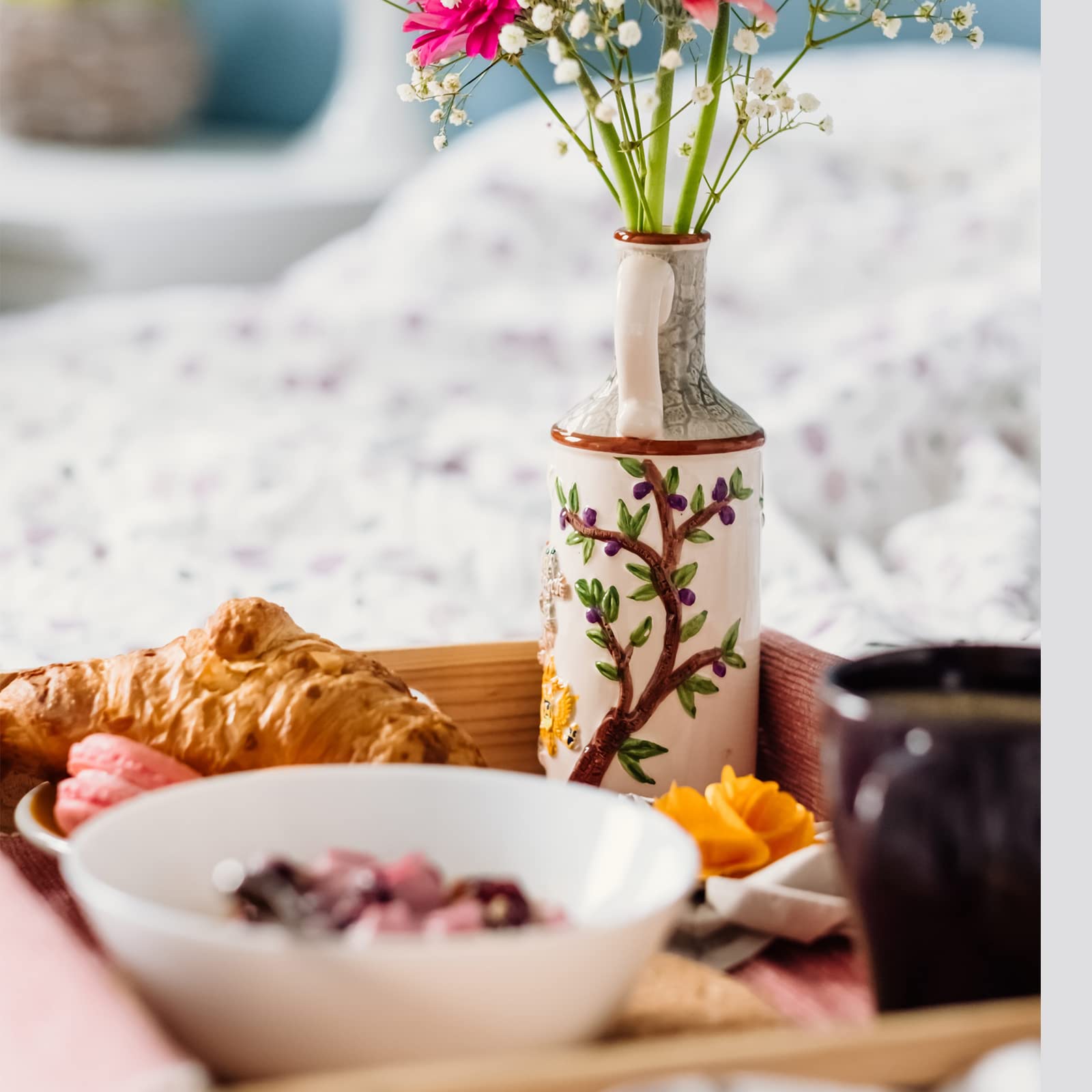 Dicunoy bamboo tray used for breakfast in bed and drinks