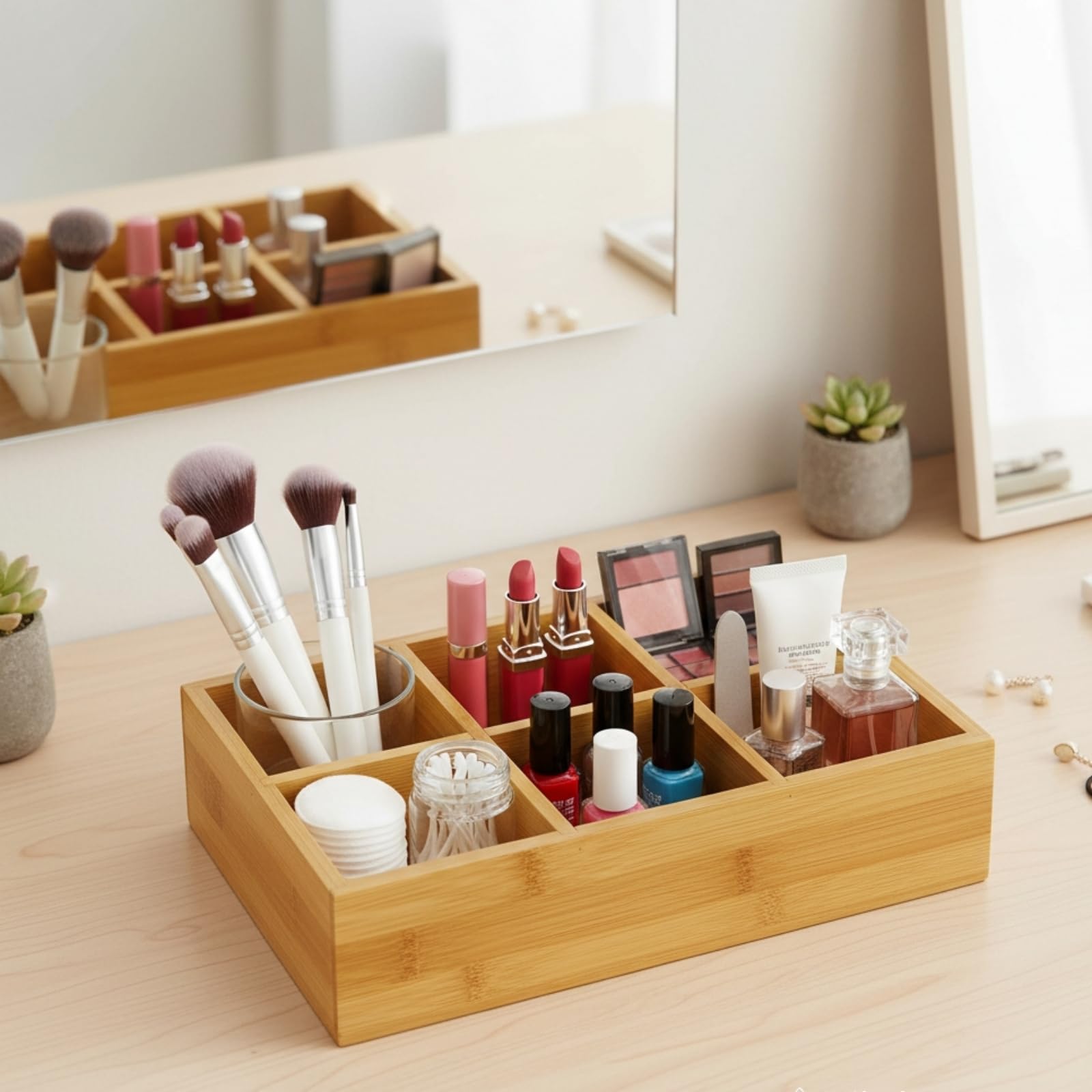 Dicunoy bamboo storage container design combines durability with easy cleaning.