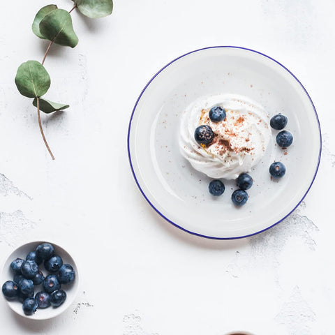 Dicunoy enamel plates with wide rim for easy grip