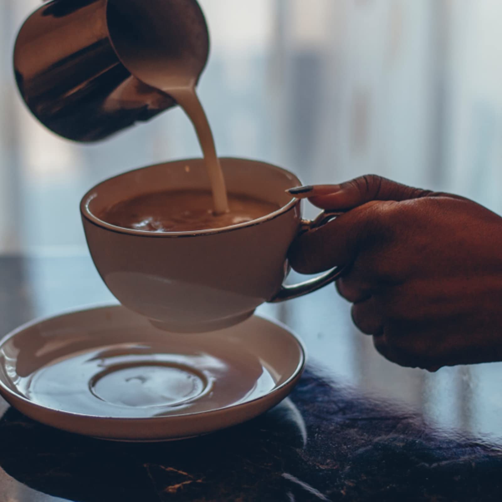 Dicunoy pot with hanging holes for easy storage and access.