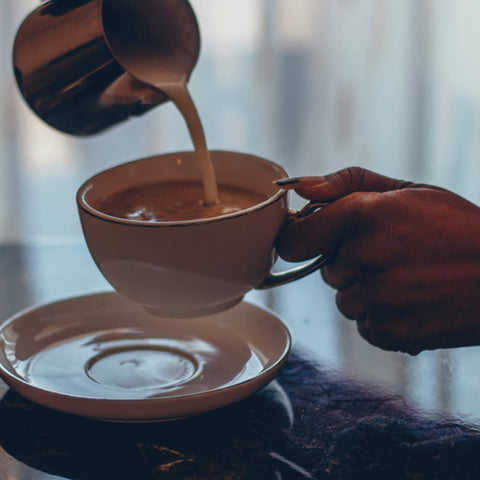 Dicunoy pot with hanging holes for easy storage and access.