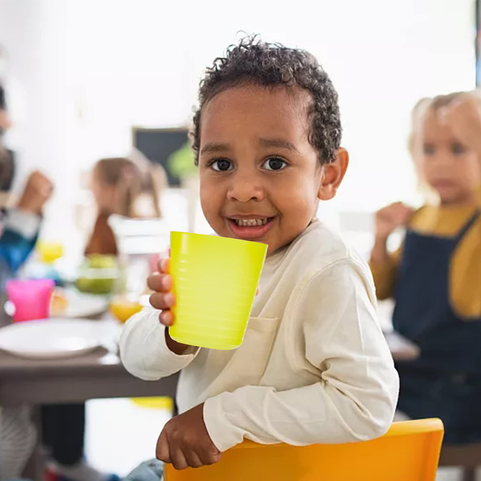 Dicunoy durable plastic tumblers withstand daily use in kitchens, bathrooms, and picnics.