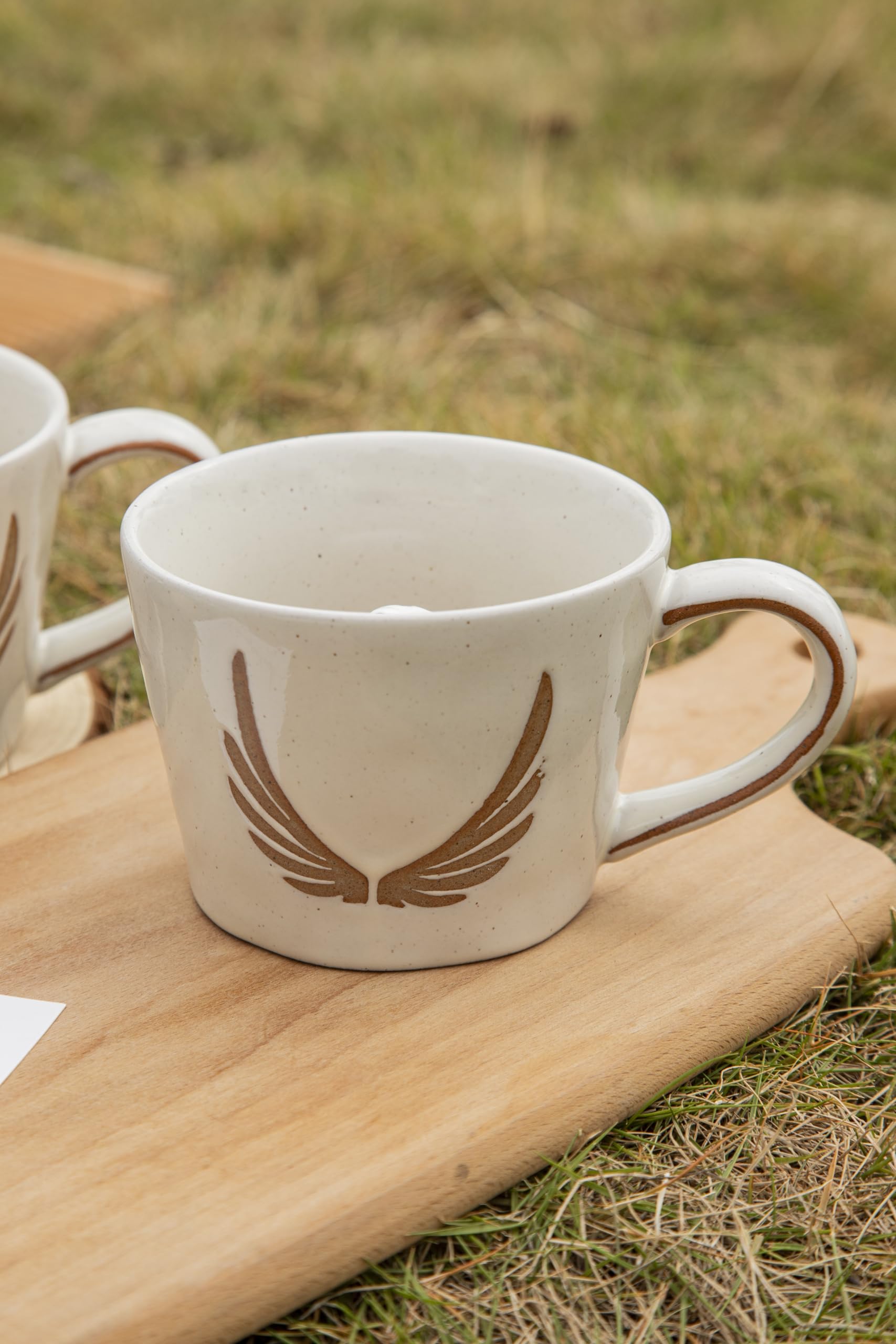 DIHOclub eagle peek design makes a cute gift for animal lovers.