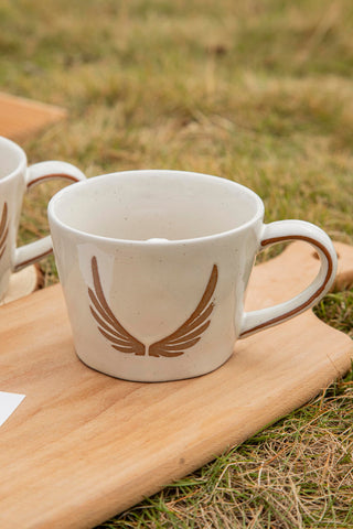 DIHOclub eagle peek design makes a cute gift for animal lovers.