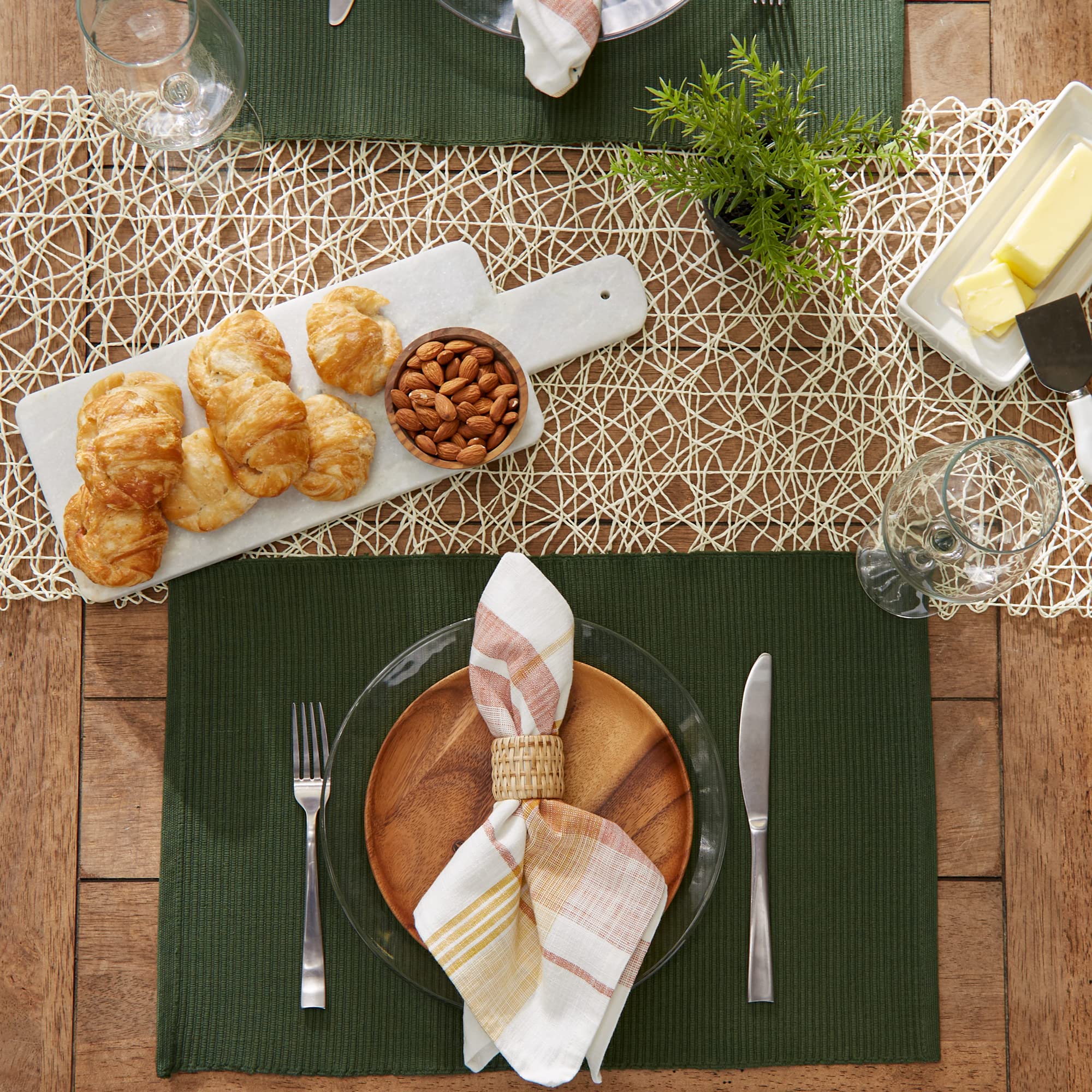 DII ribbed texture close-up emphasizes cotton weave on placemats.
