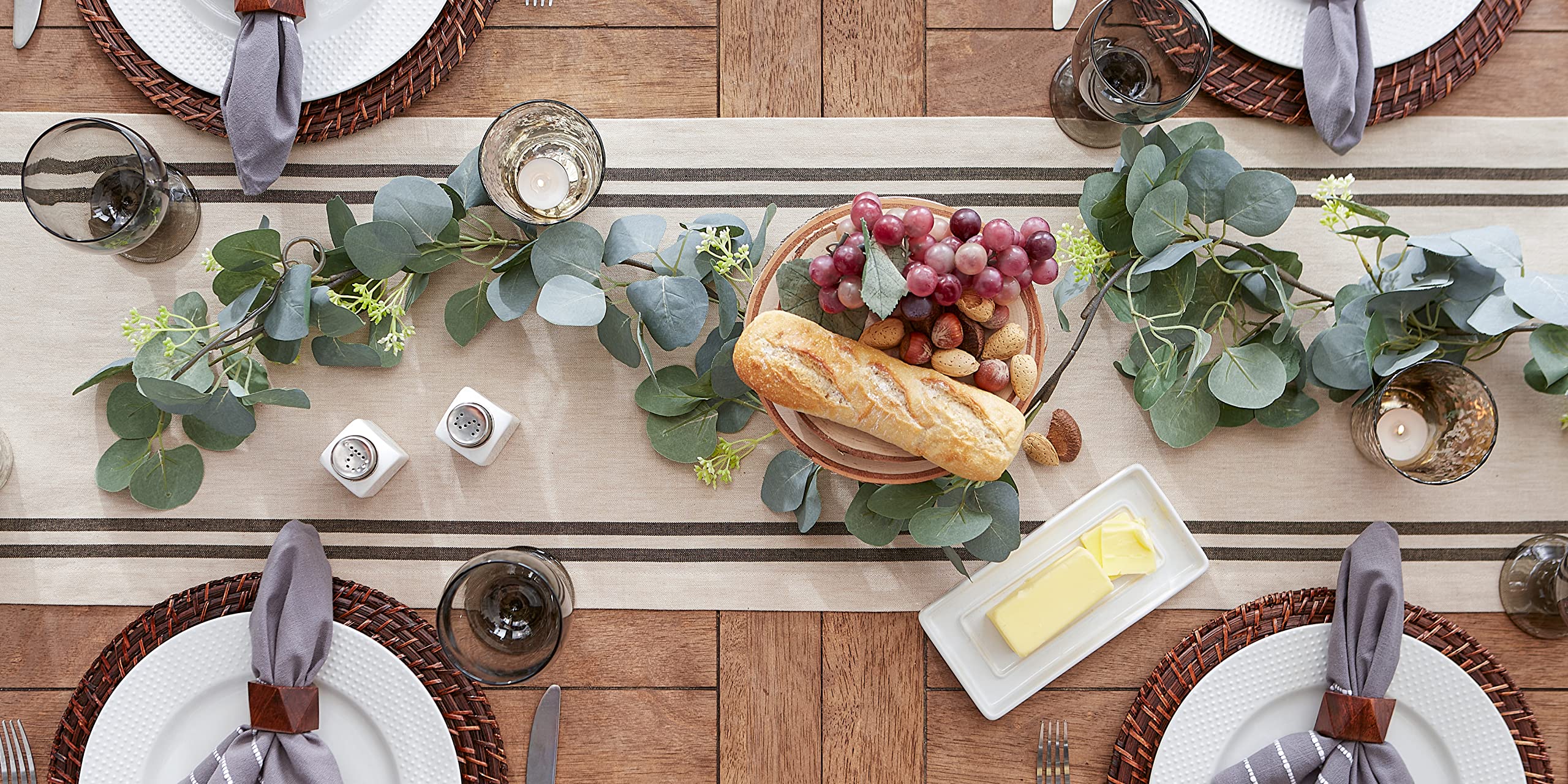 Ideal for weddings or brunches, adding warm farmhouse charm.