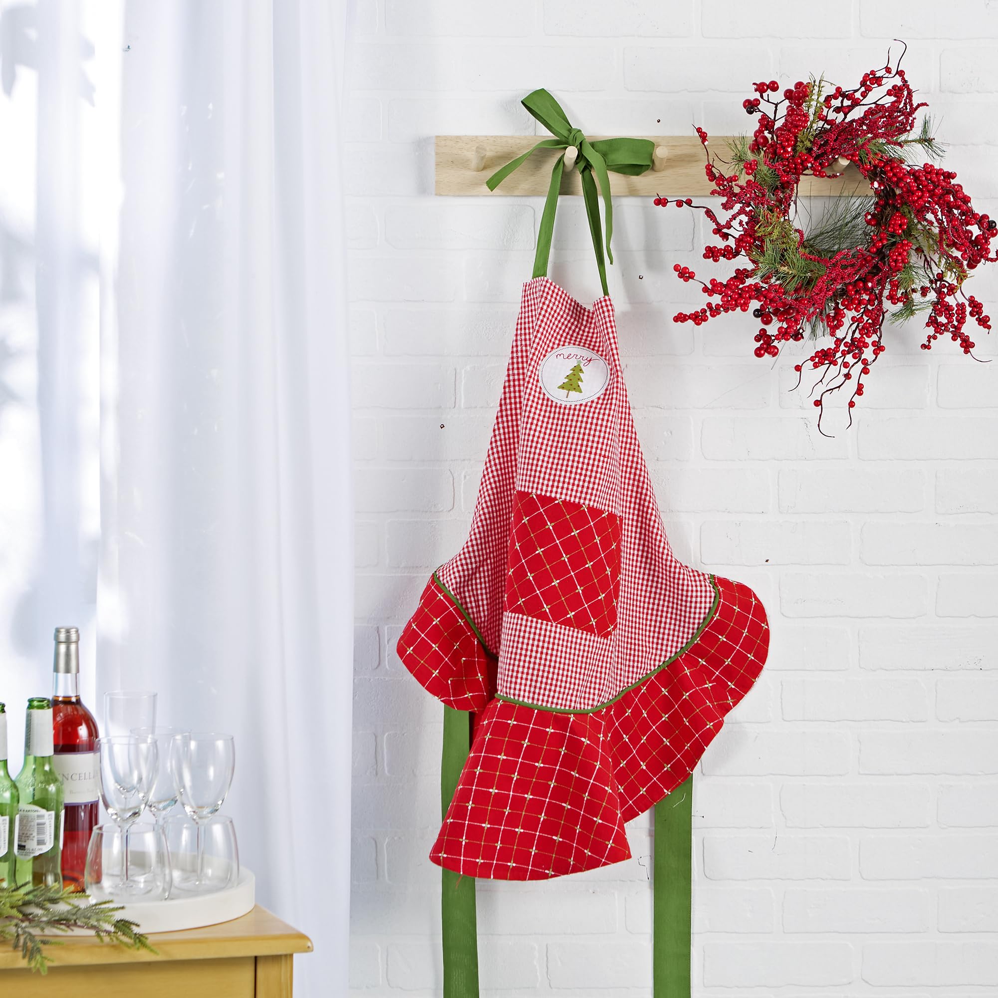 DII women's Christmas apron with adjustable straps for a comfortable fit