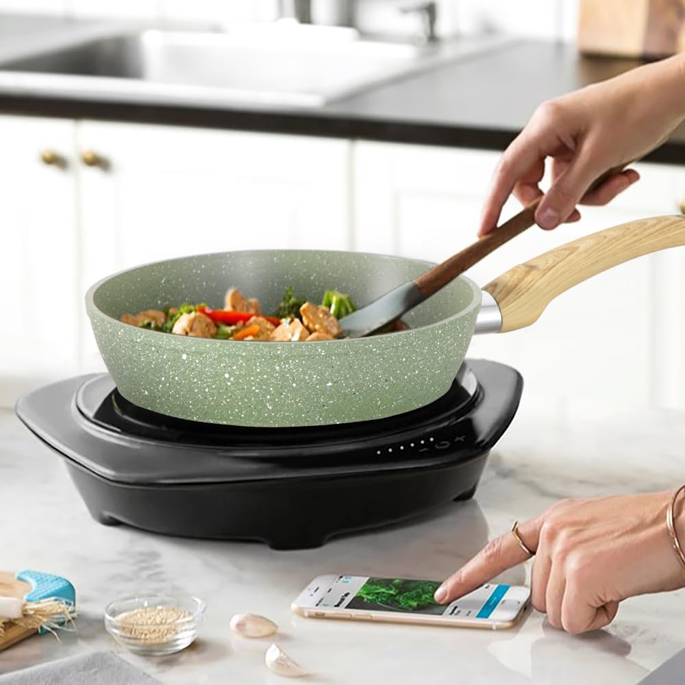 DishDelight 5-quart casserole with lid for large servings and leftovers.
