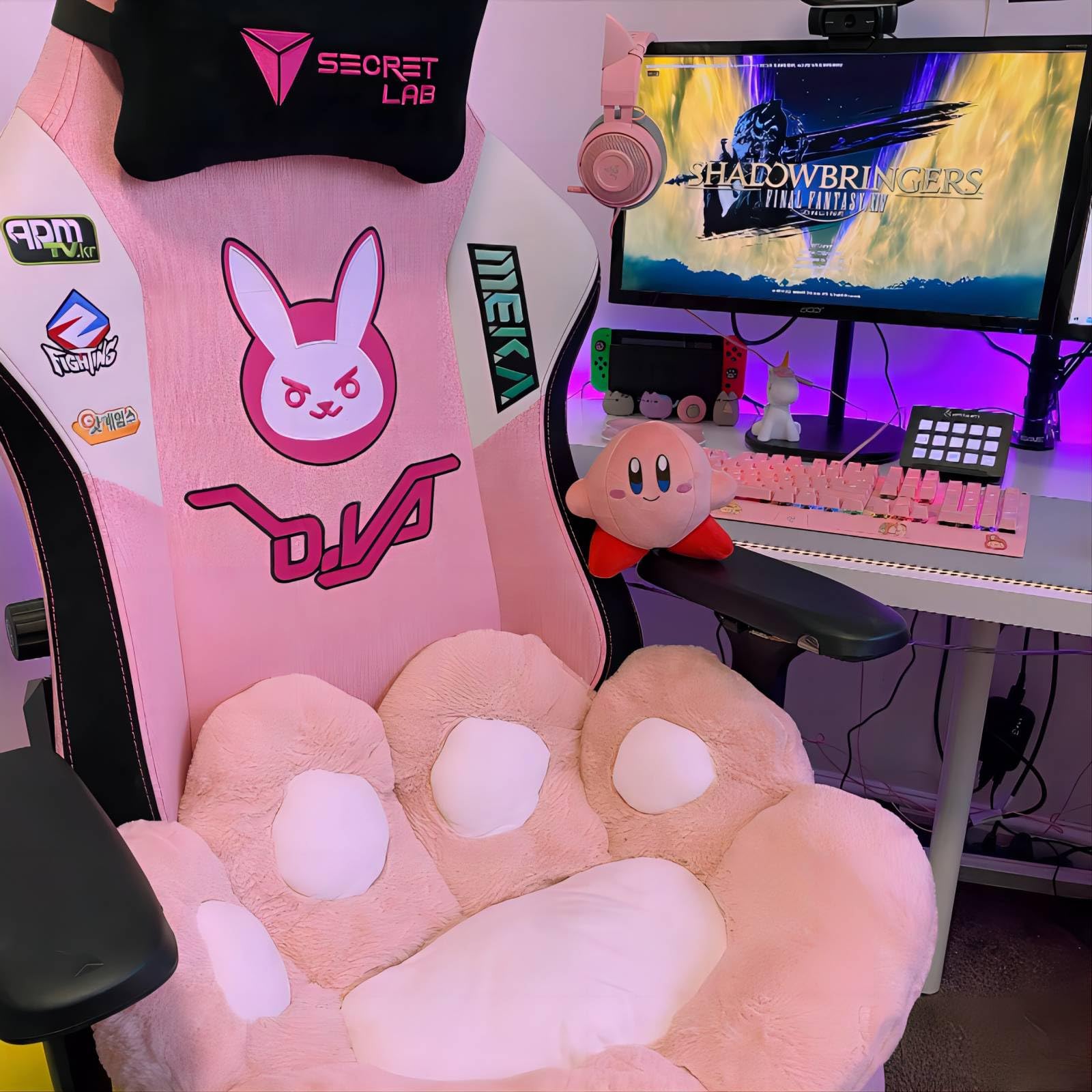 Ditucu Cat Paw Cushion suitable for gaming chairs with soft, supportive padding.