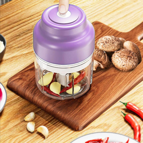 DIYOHFE portable vegetable chopper 320ml ideal for camping and travel meals.