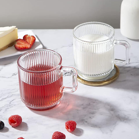 D.M DESIGN·MASTER tea glass with handle, ideal for relaxing rituals.
