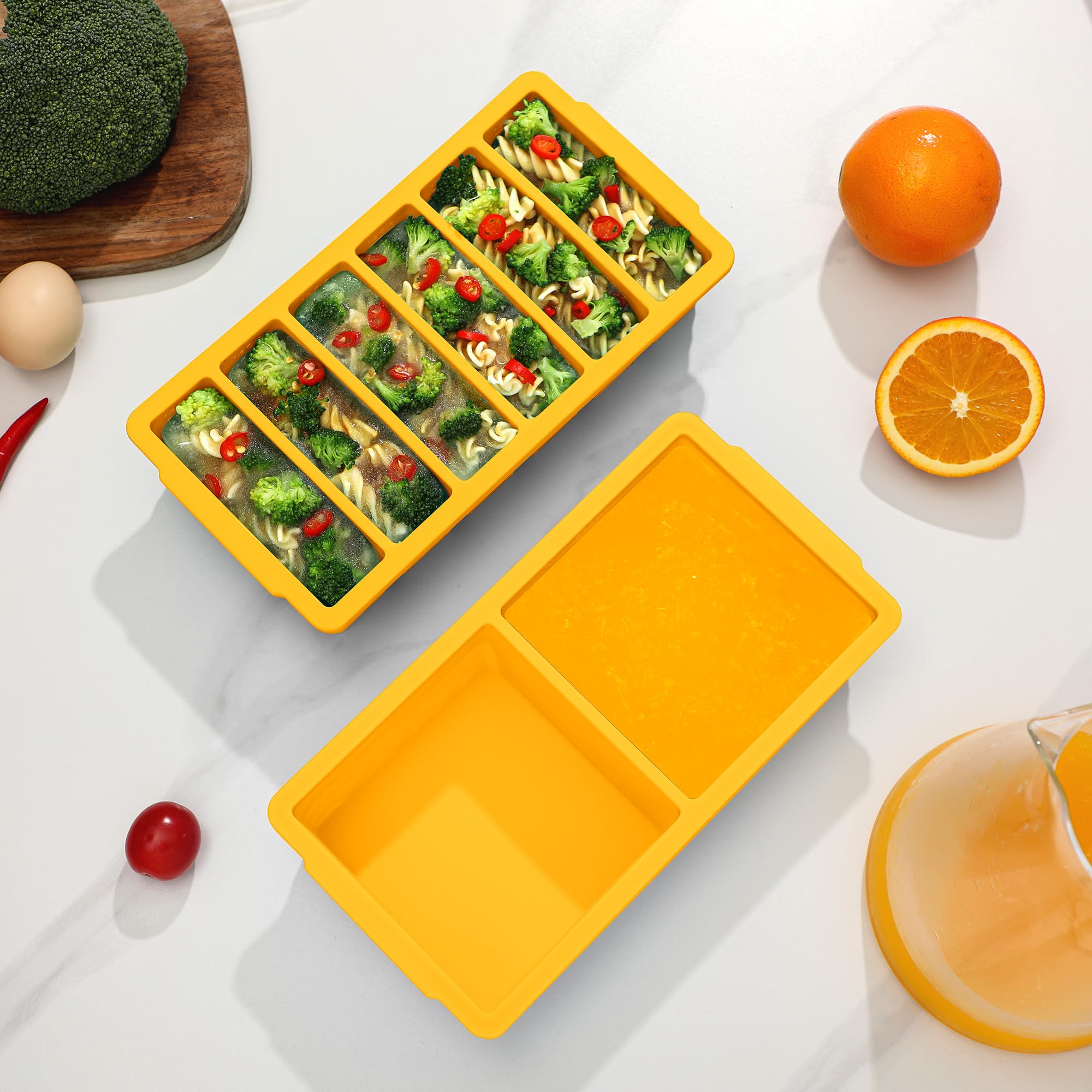 Doasuwish soup-freezer-tray use demonstrates convenient freezing of meals.