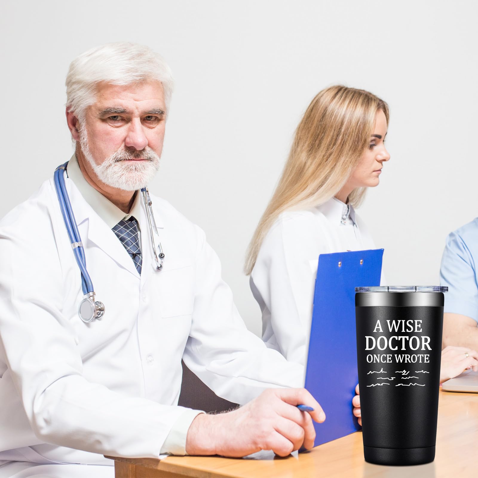 DOEARTE 20oz Doctor tumbler with coffee close-up for taste moments