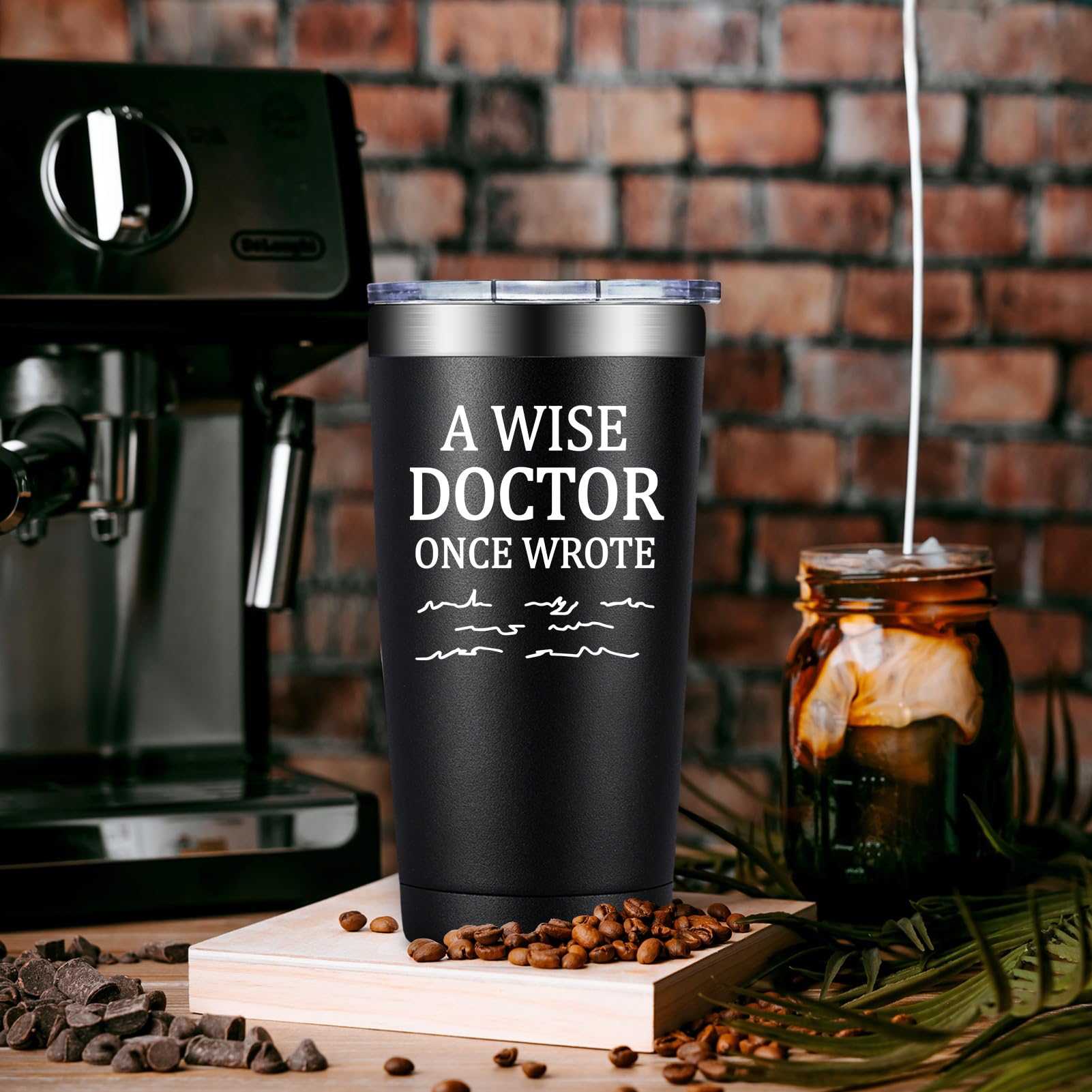 DOEARTE 20oz Doctor tumbler insulated double-wall design detail