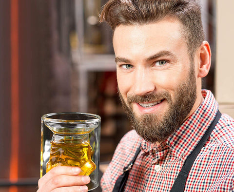 Doiaz transparent decanter glasses add refined flair to gatherings.