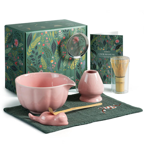 Domaci pink matcha bowl with spout for precise pouring.