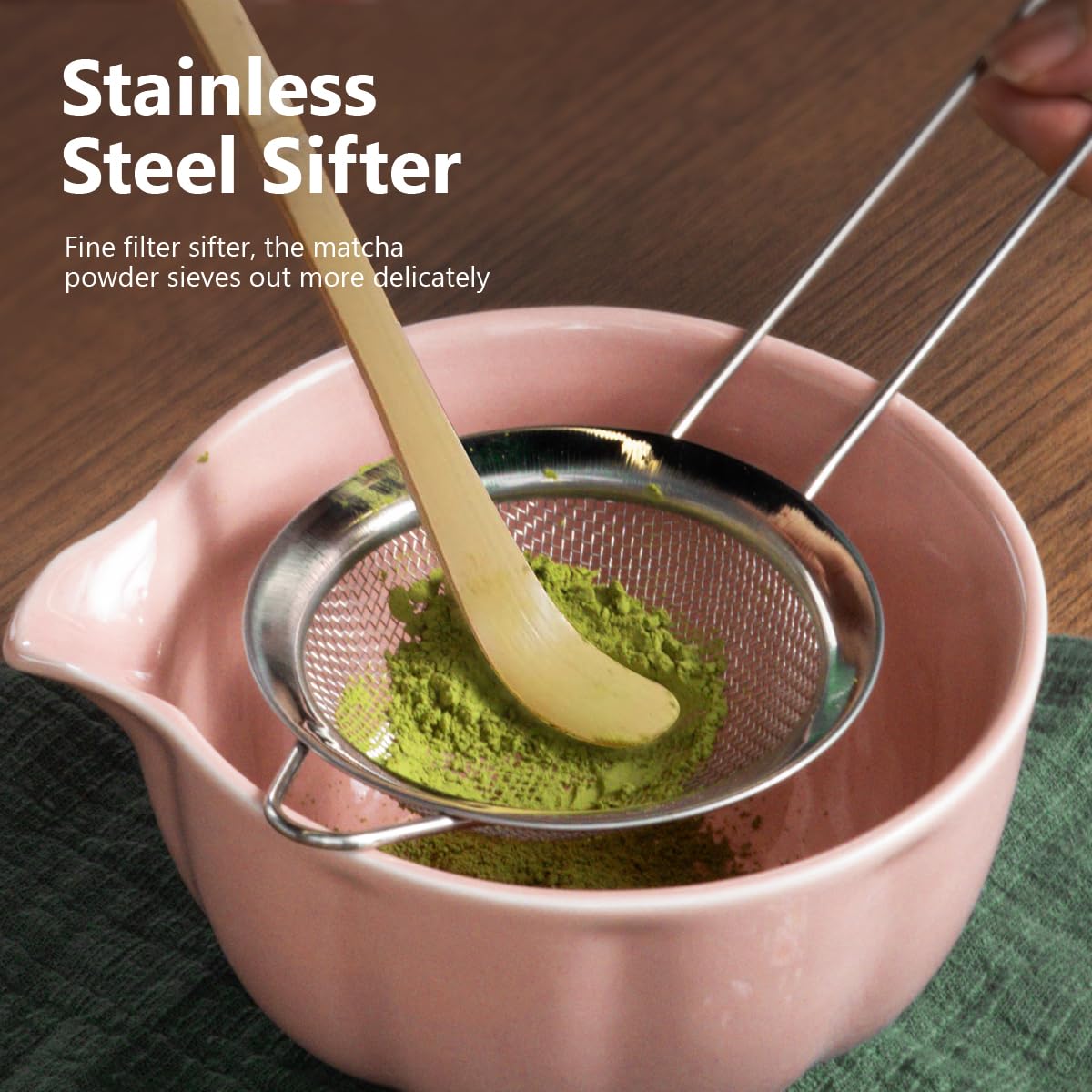 Domaci cat-design scoop for easy portioning of matcha powder.