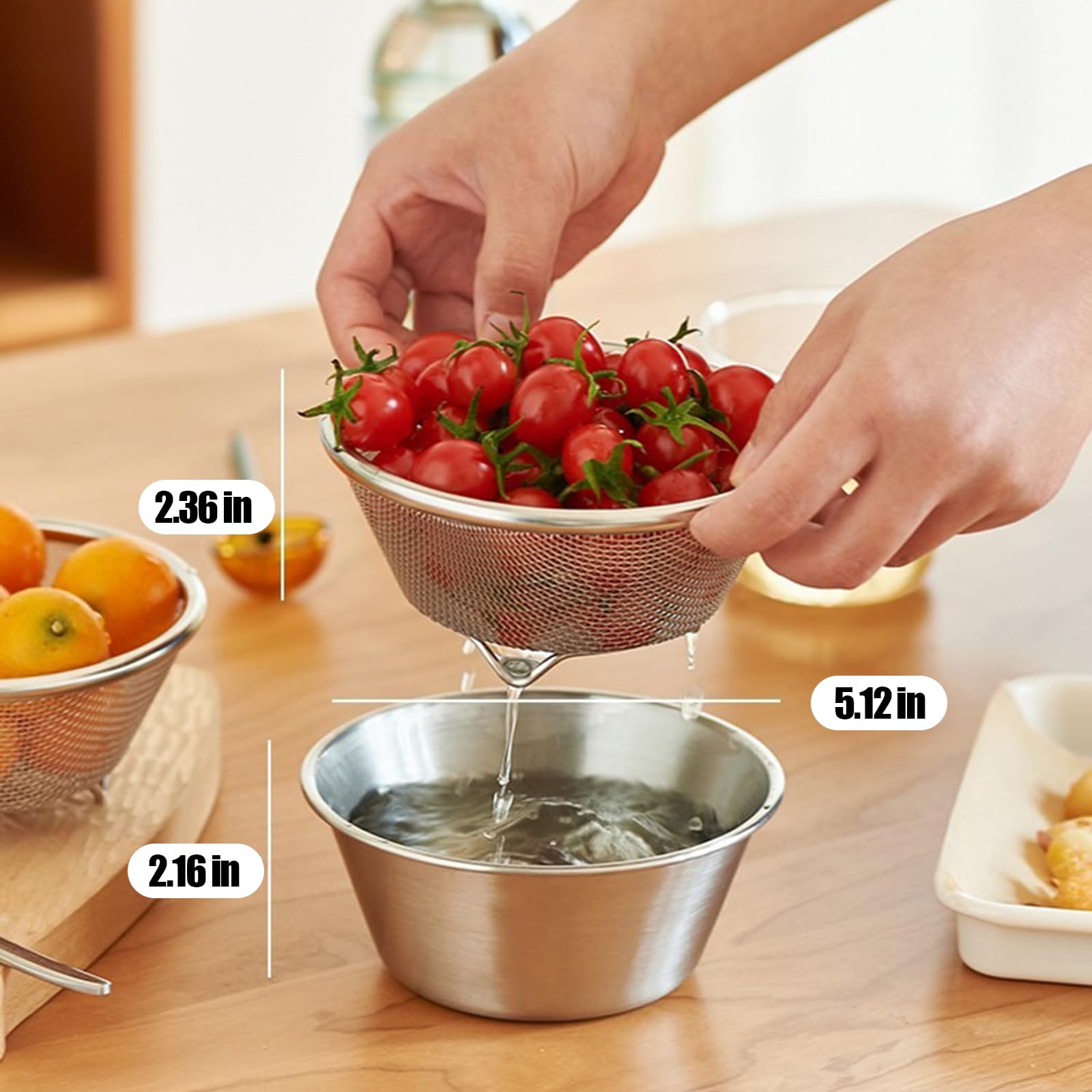 DOPMEP Stainless-steel berry colander for quick, mess-free fruit rinsing
