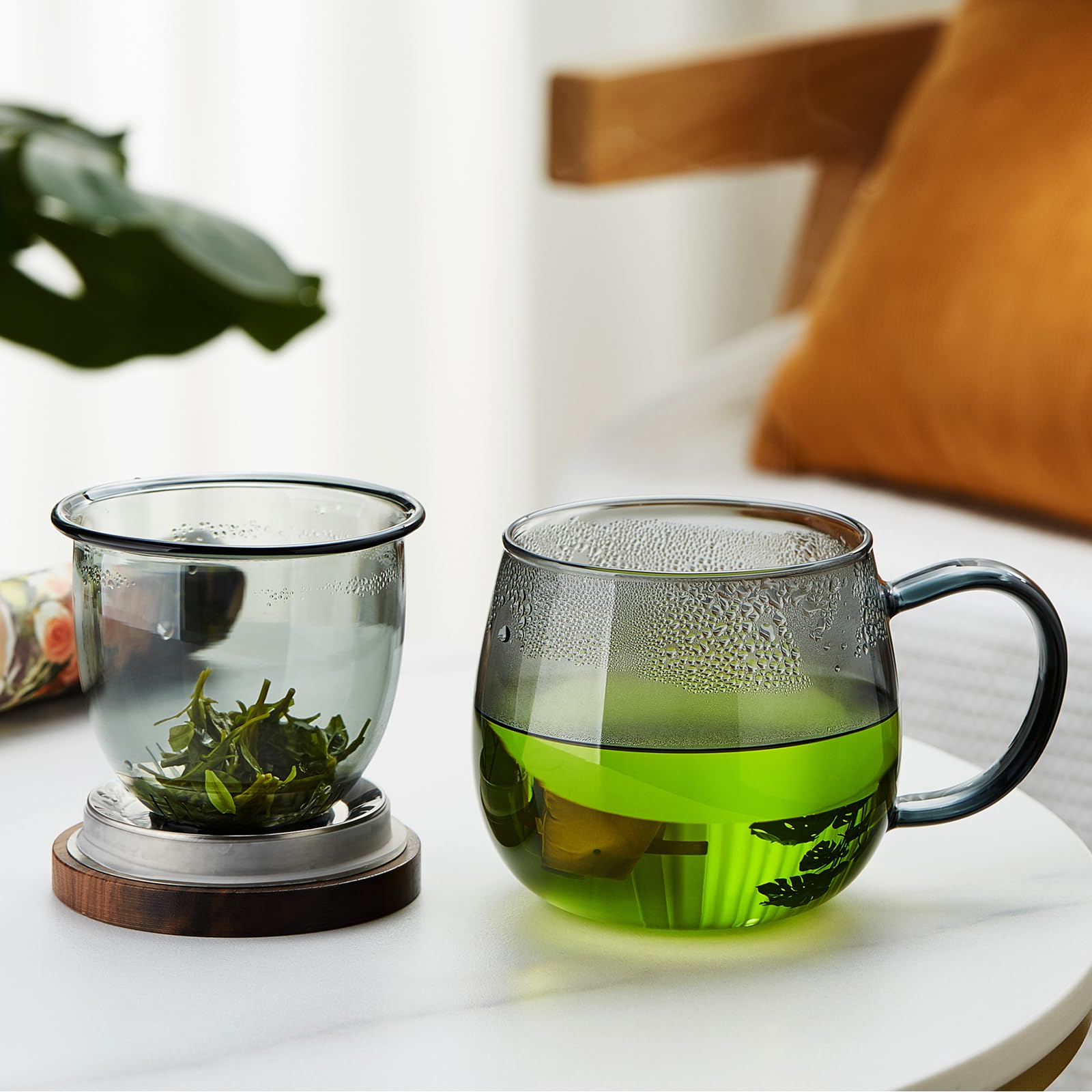 DOPUDO clear borosilicate teacup shows color evolution while steeping.